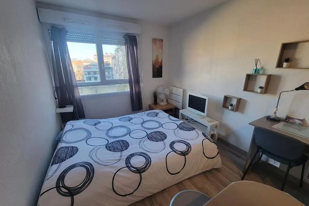 Fully Equipped Apartment St Charles Station Marseille